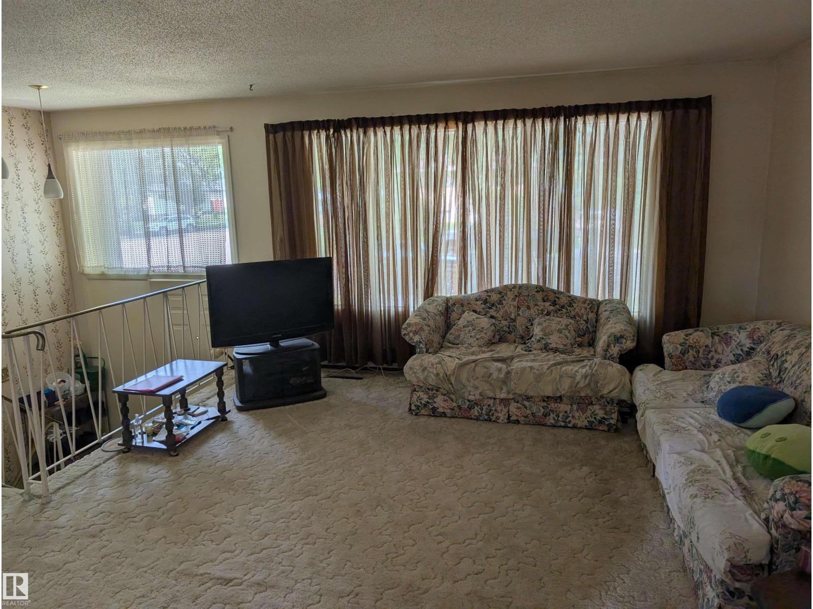 6415 147 AV NW