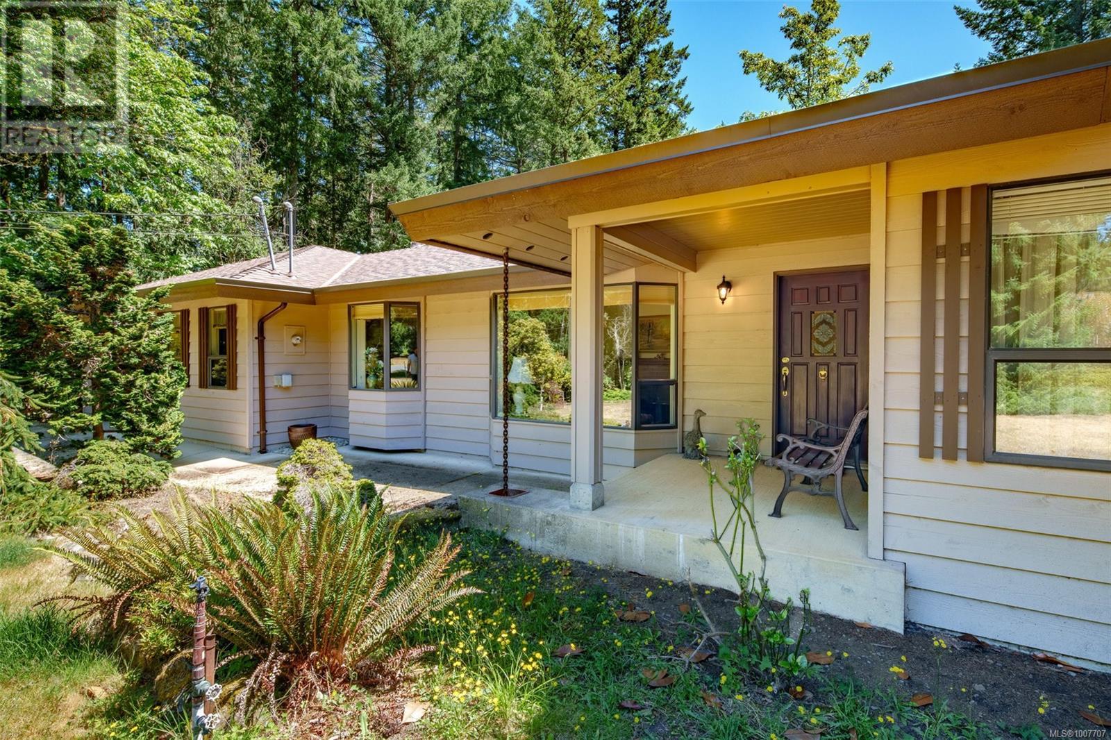 765 Woodcreek Dr