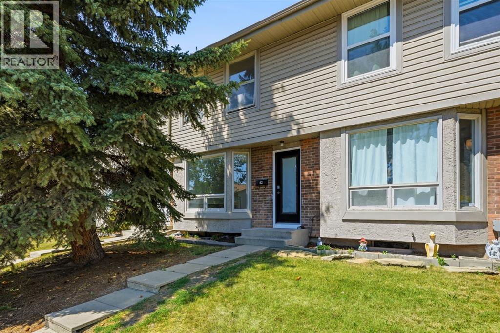 42, 123 Queensland Drive SE