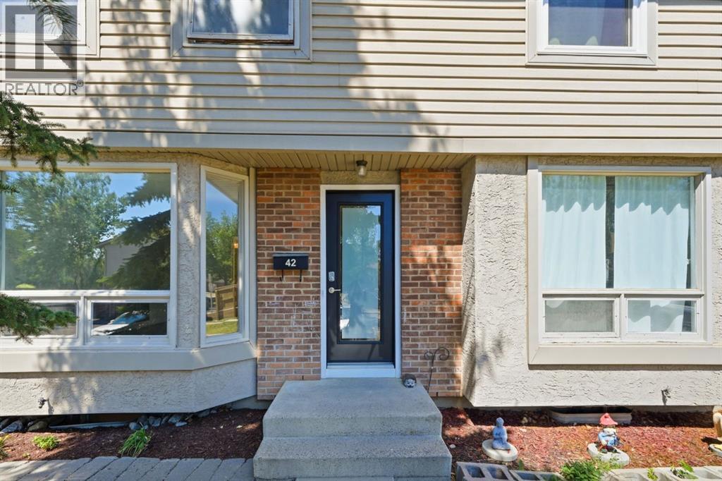 42, 123 Queensland Drive SE