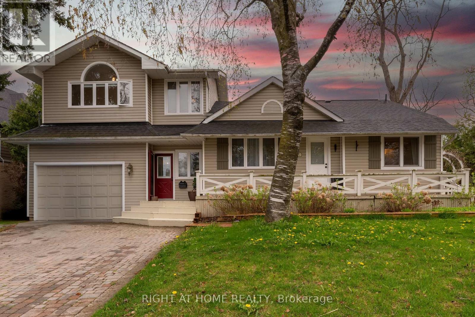 Photo 1 of 33 — 120 WRIGHT STREET, Richmond Hill (Mill Pond), ON L4C4A5