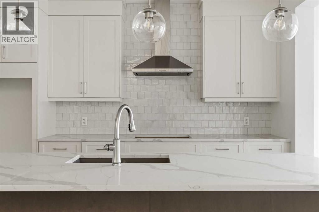 208 Starling Place NW