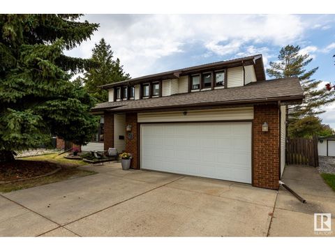 13 GREENBOROUGH CR Sherwood Park AB T8A5G6