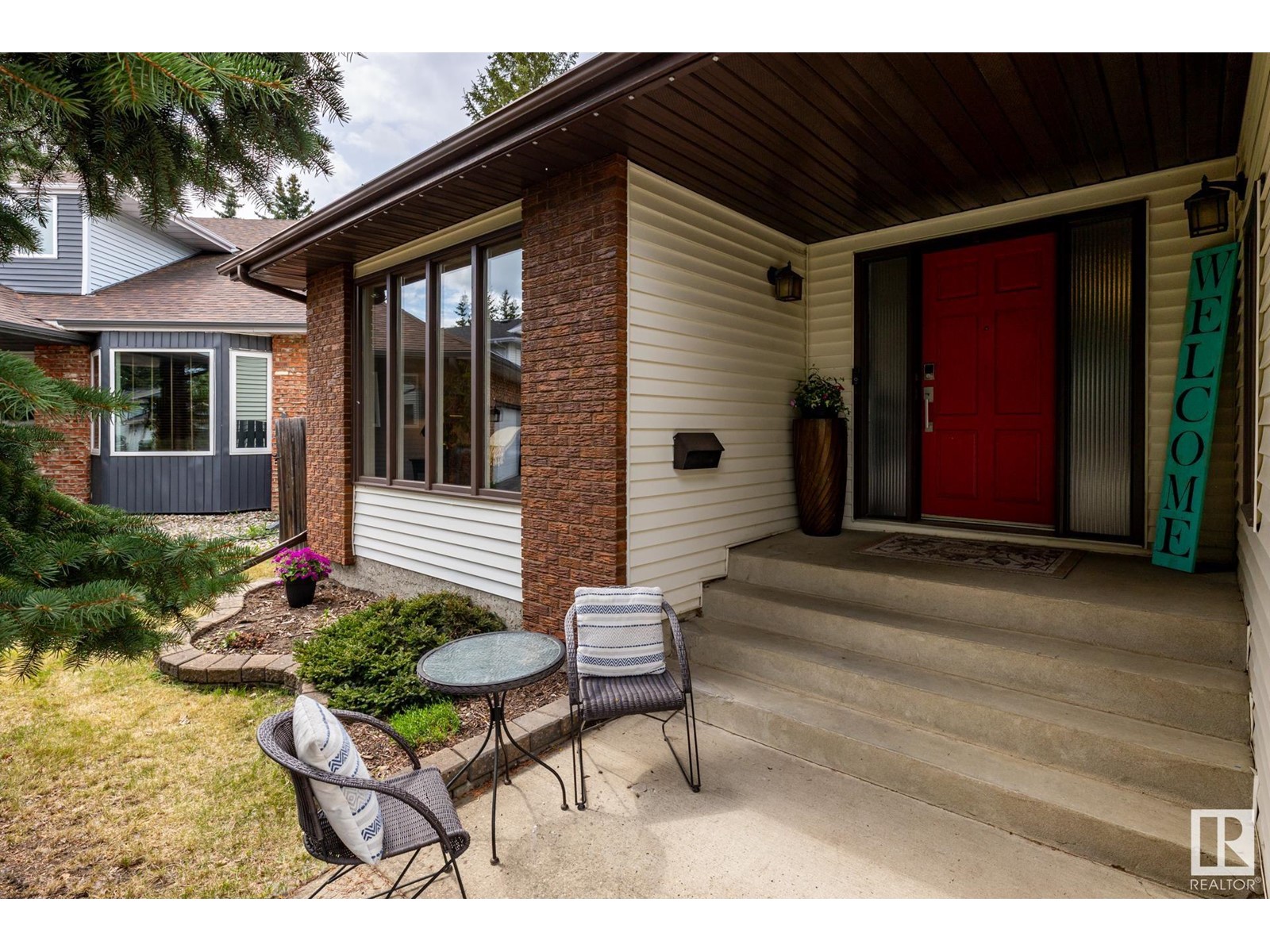13 GREENBOROUGH CR