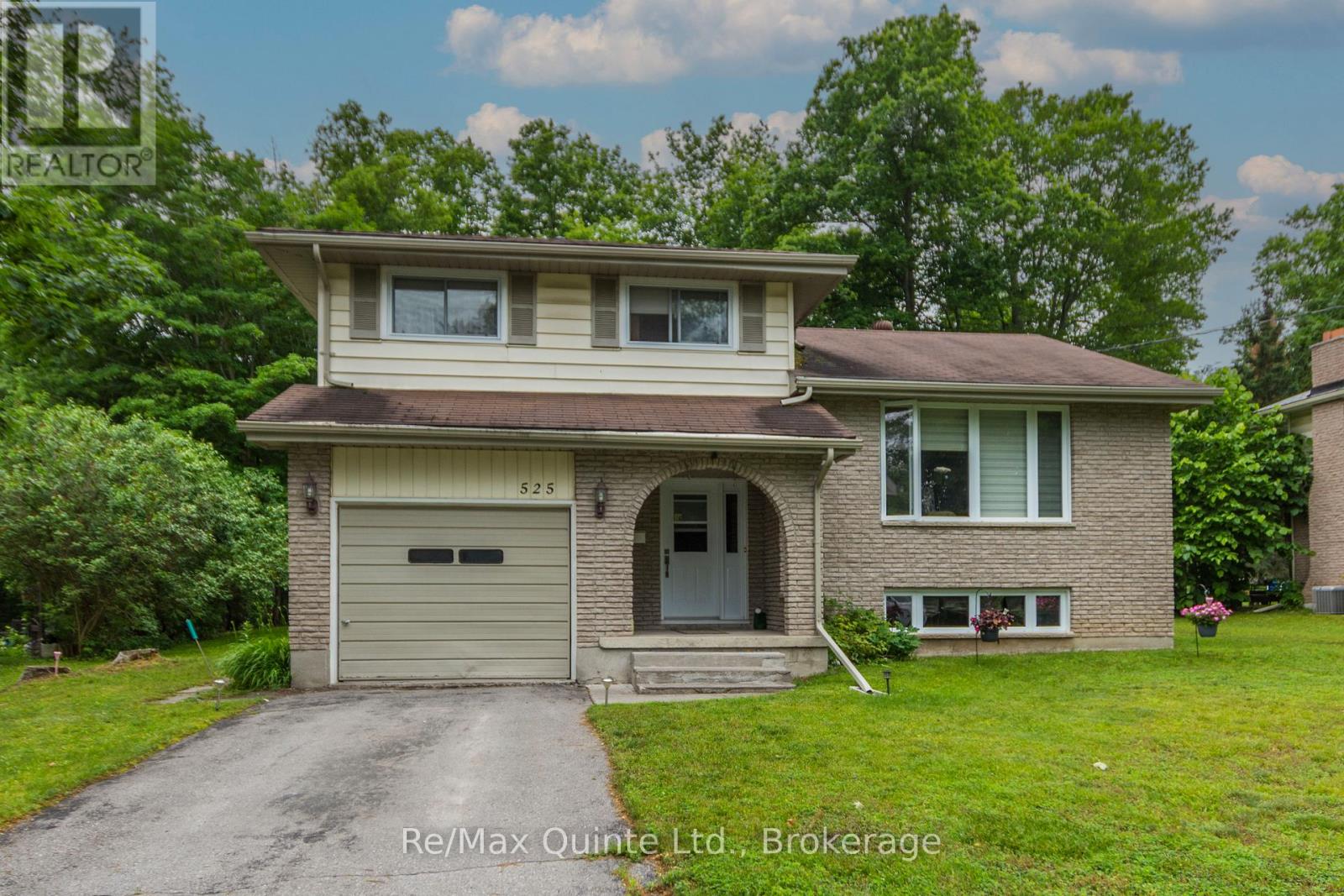 Photo 1 of 38 — 525 WHITES ROAD, Quinte West (Sidney Ward), ON K8V5P8