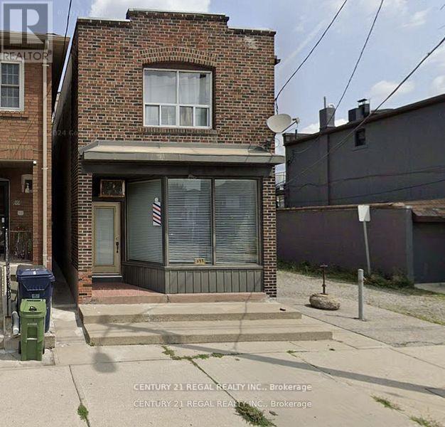 Photo 1 of 5 — 577 VAUGHAN ROAD, Toronto (Oakwood Village), ON M6C2R4