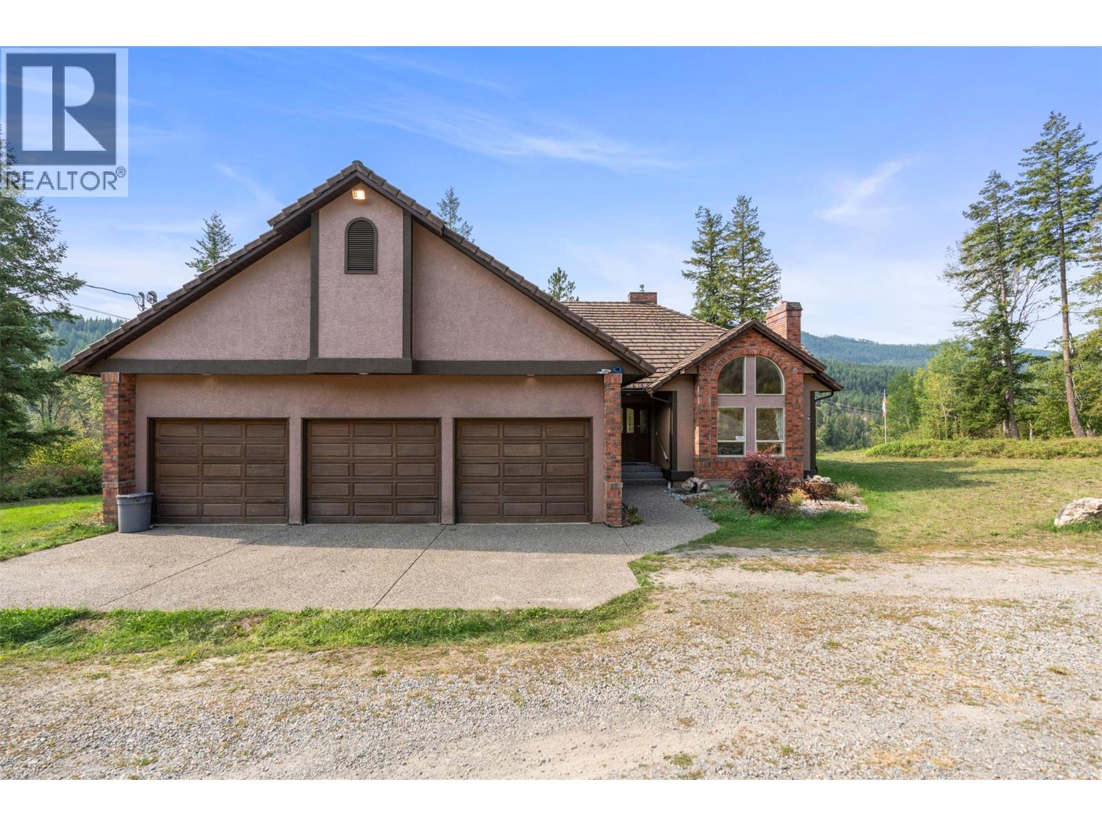 995 Shuswap River Drive