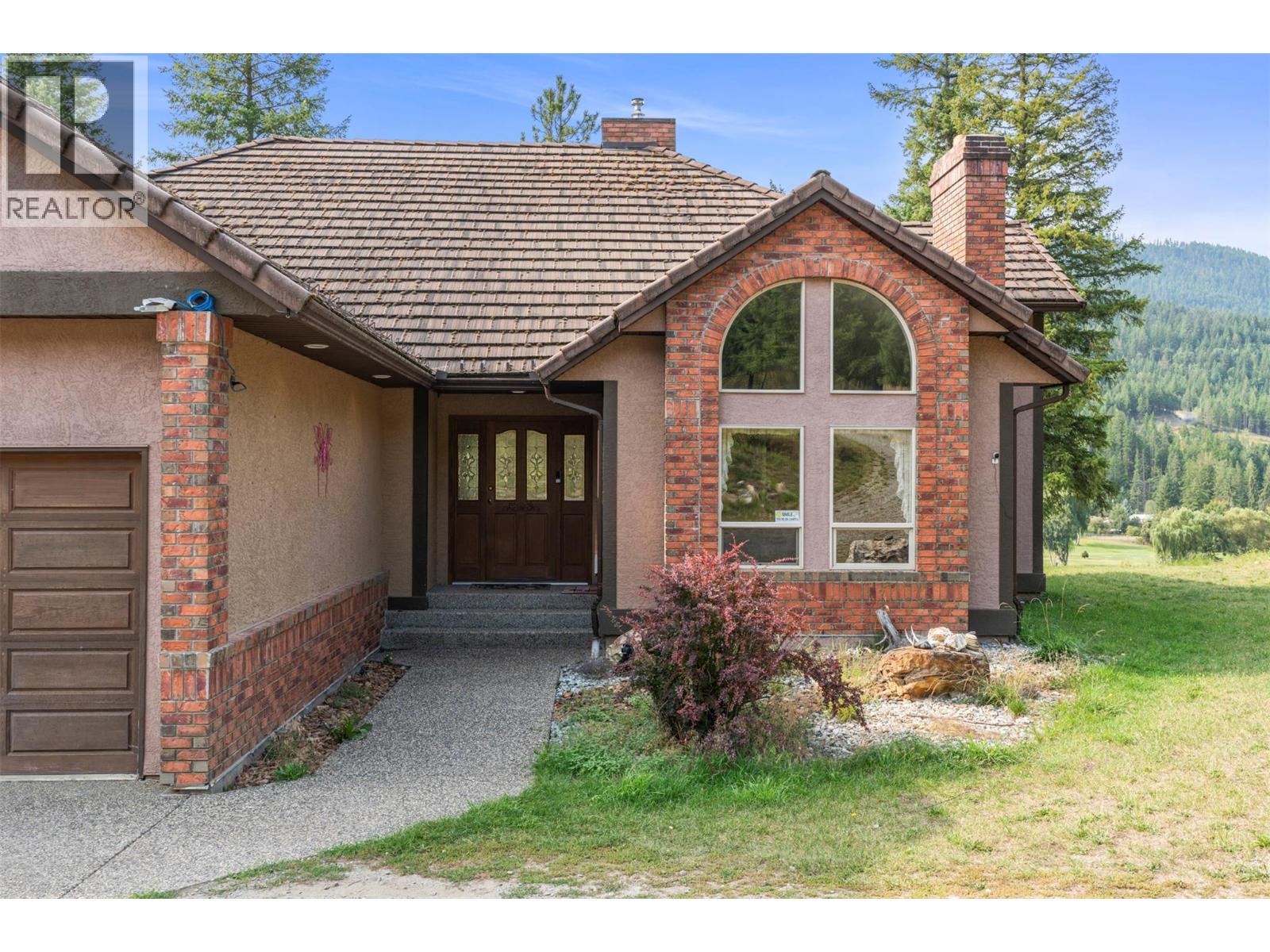 995 Shuswap River Drive