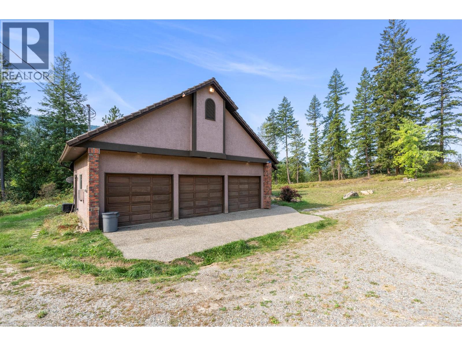 995 Shuswap River Drive