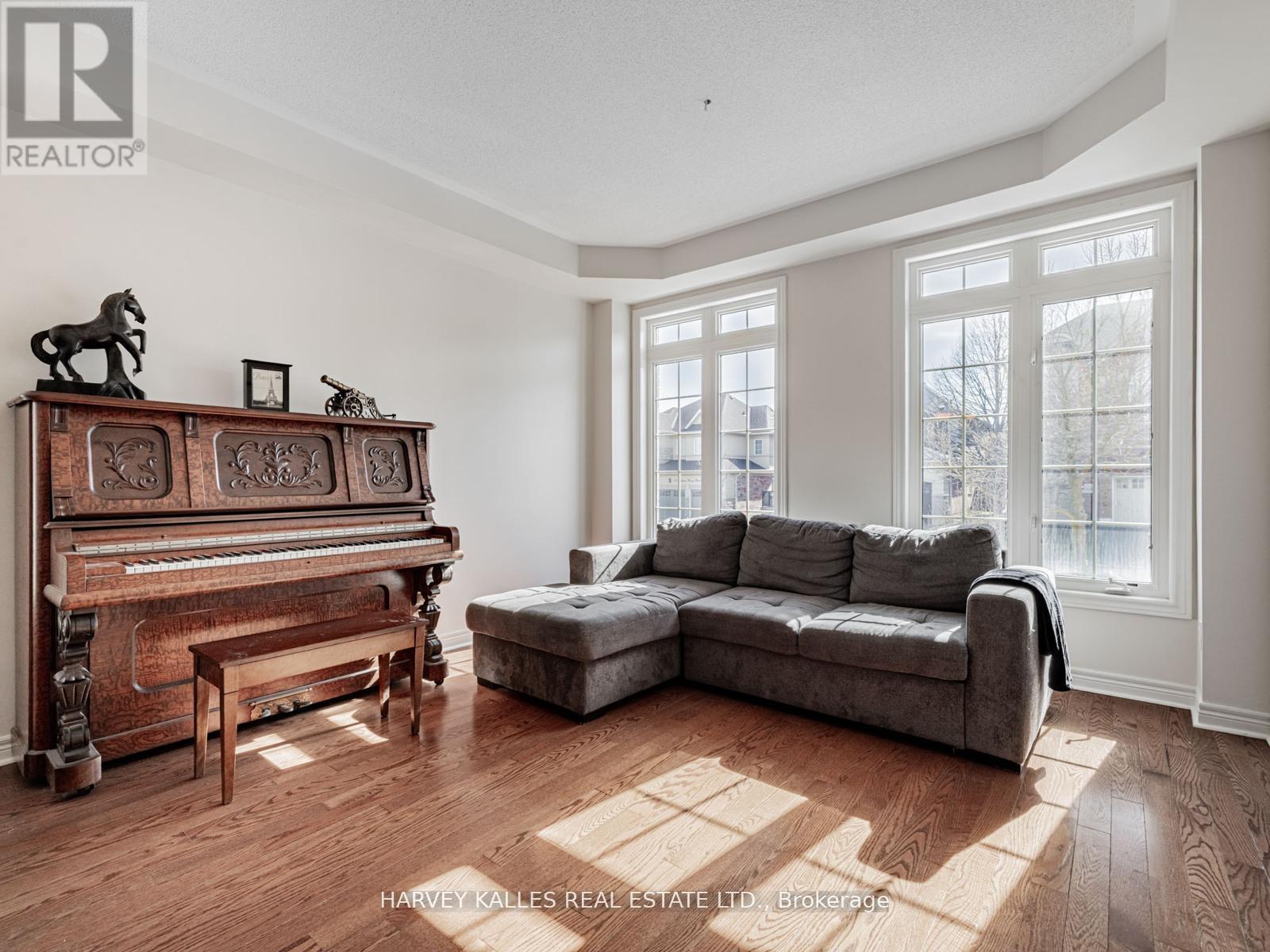 41 WILLIAM BOWES BOULEVARD