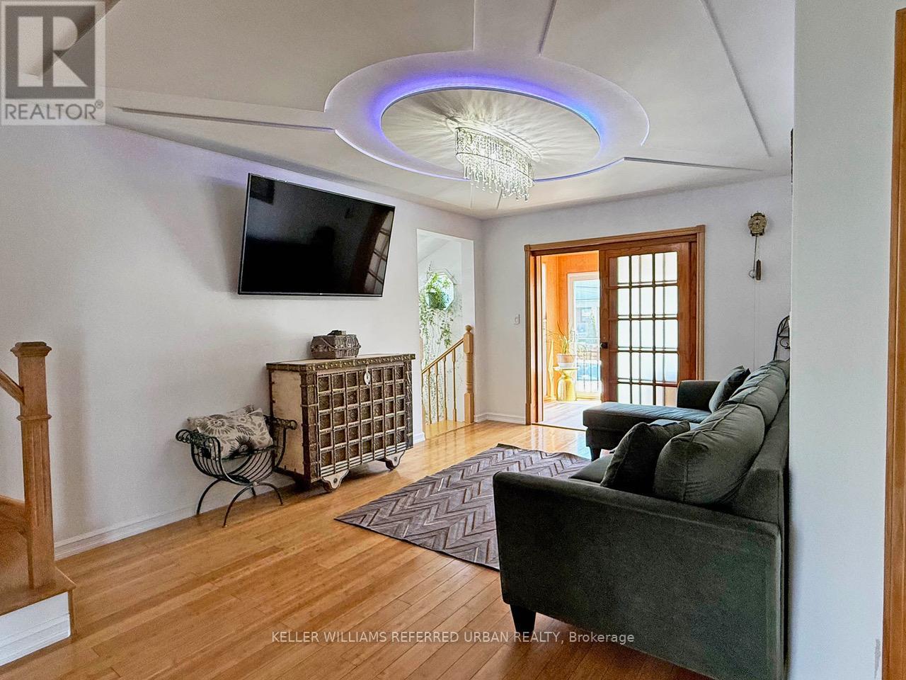 6 ELMHURST DRIVE