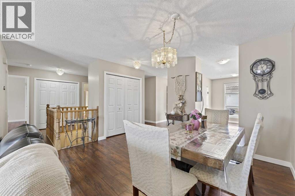 24 Deer Ridge Close SE