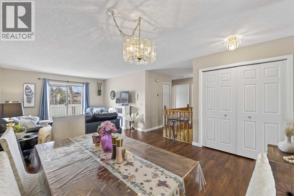 24 Deer Ridge Close SE