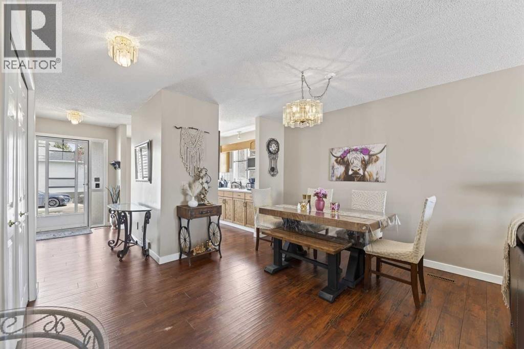 24 Deer Ridge Close SE