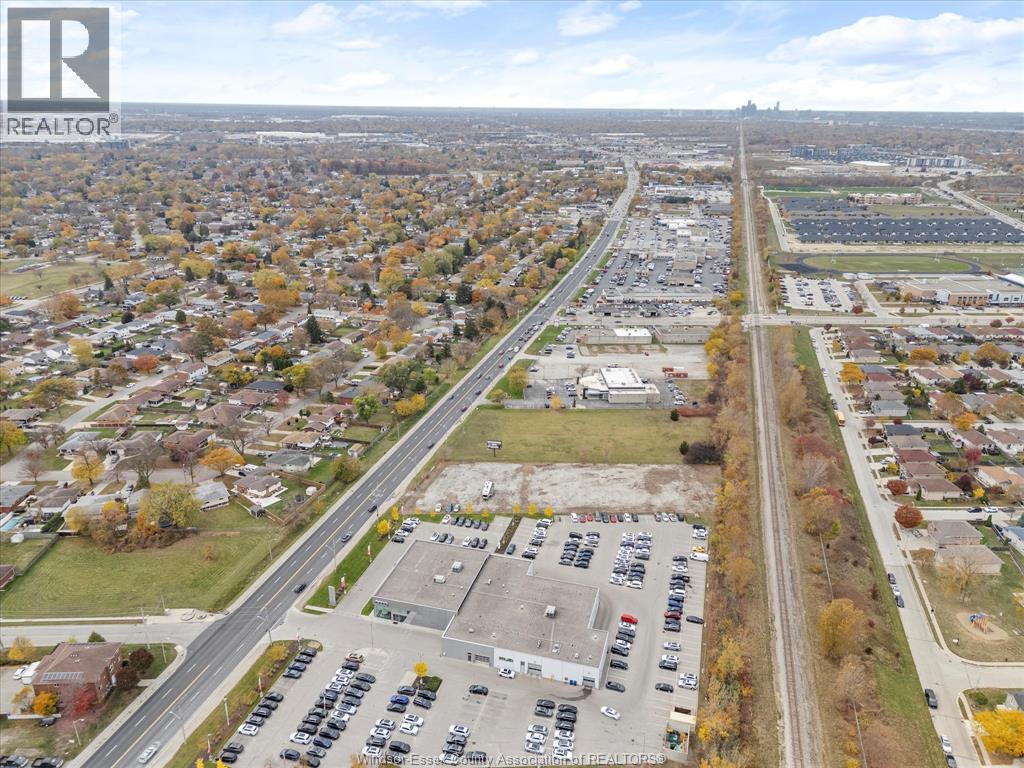 10982 TECUMSEH ROAD East