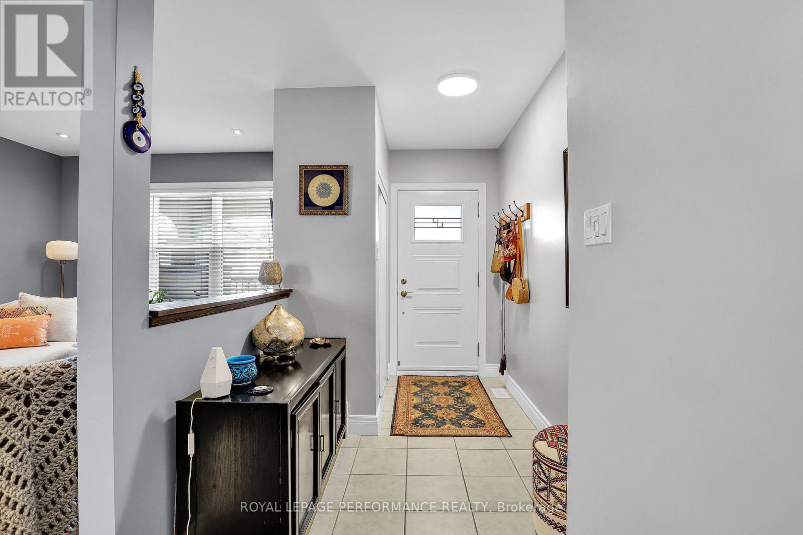 165 - 165 LAVAL STREET