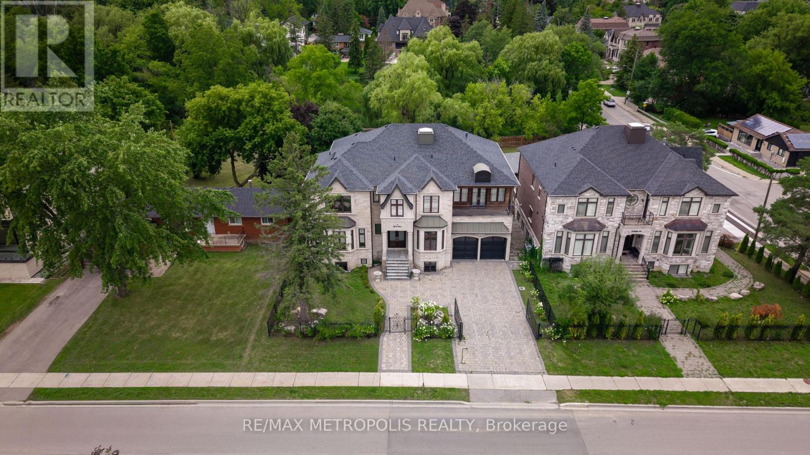 2 POPLAR DRIVE