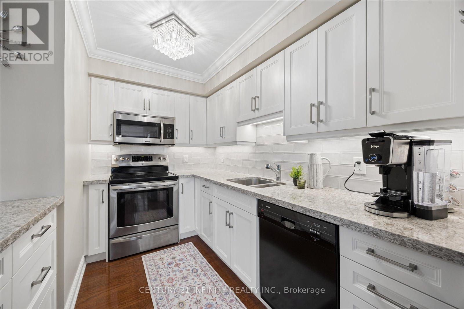 635 - 50 RICHMOND STREET E