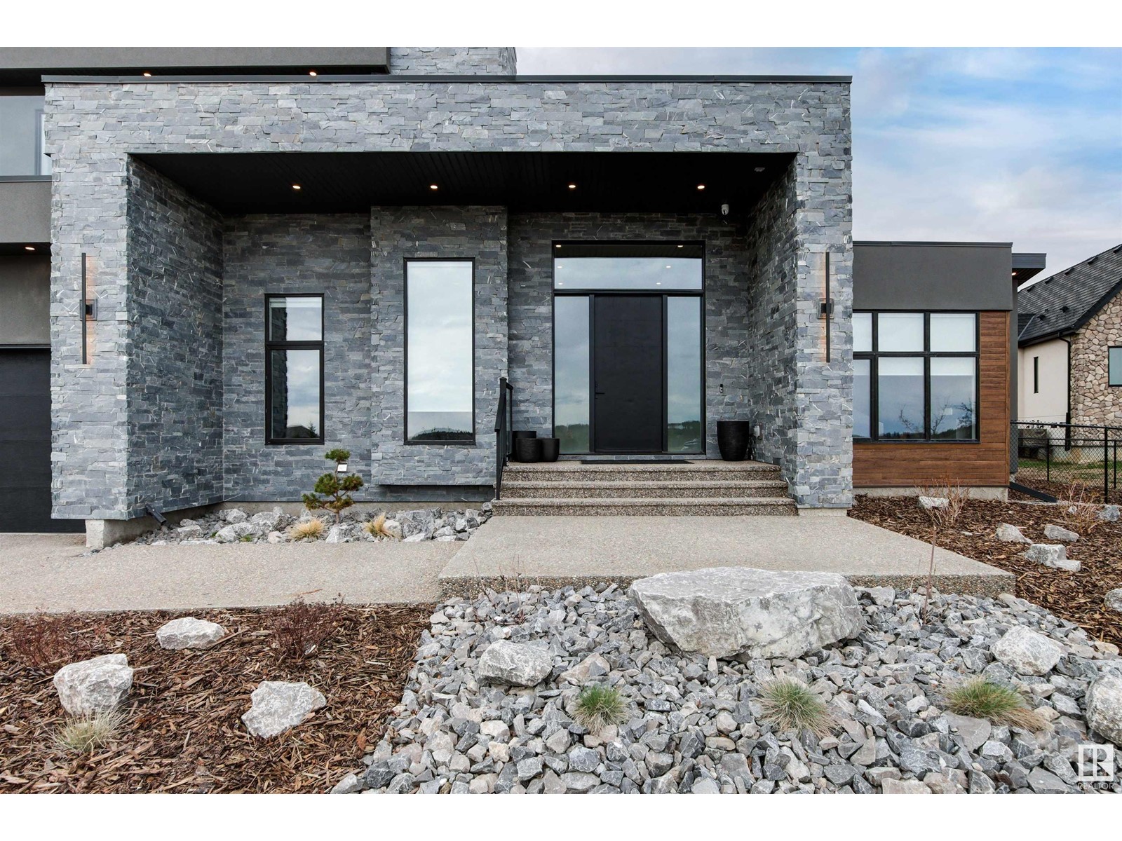 70 Pinnacle Summit