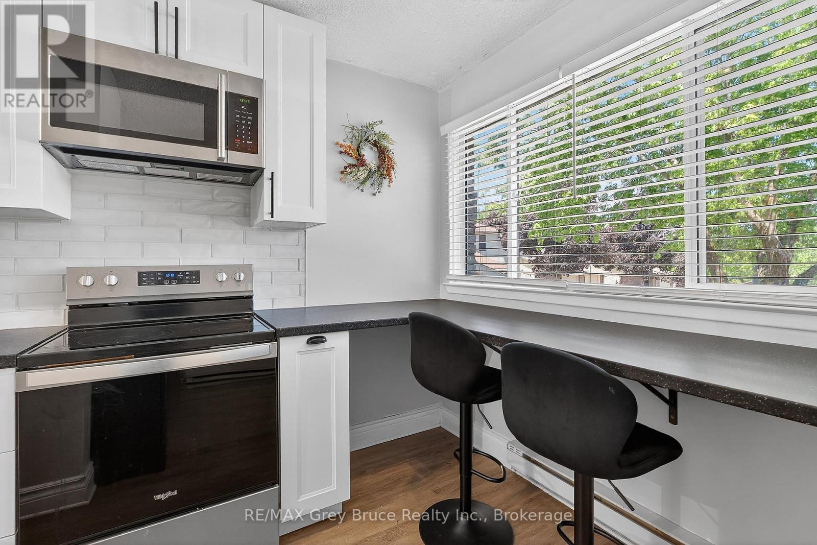 75 - 75 LAURIE CRESCENT