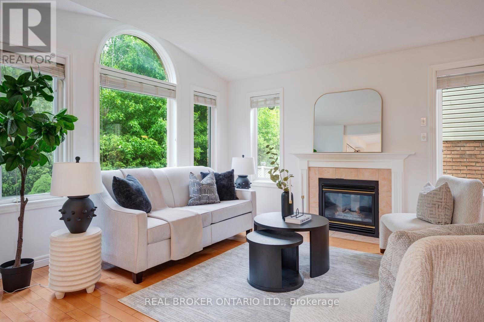 444 LAUSANNE CRESCENT