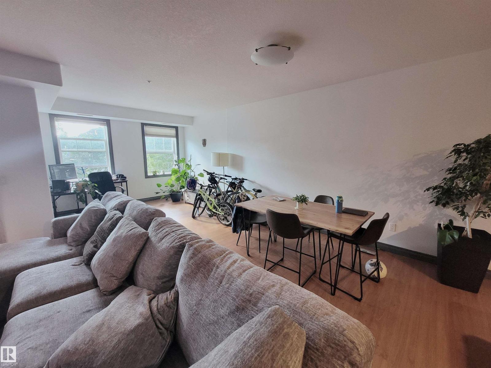 #207 9739 92 ST NW