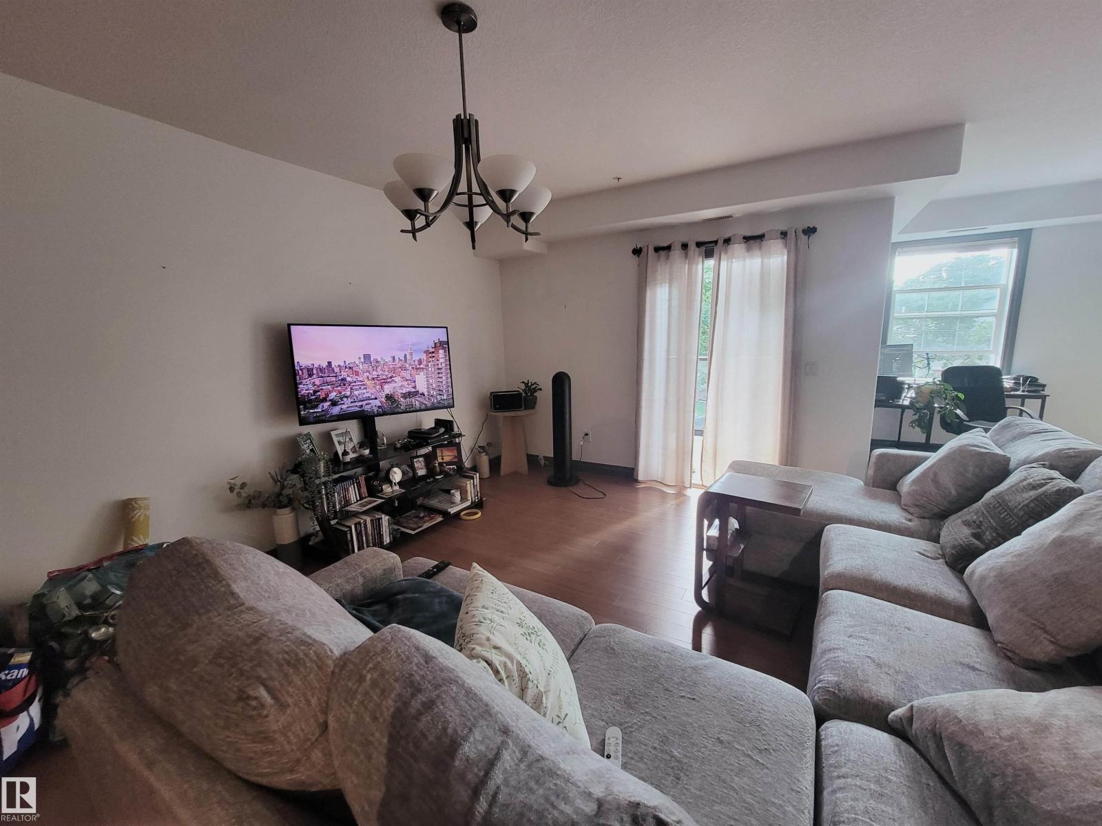 #207 9739 92 ST NW