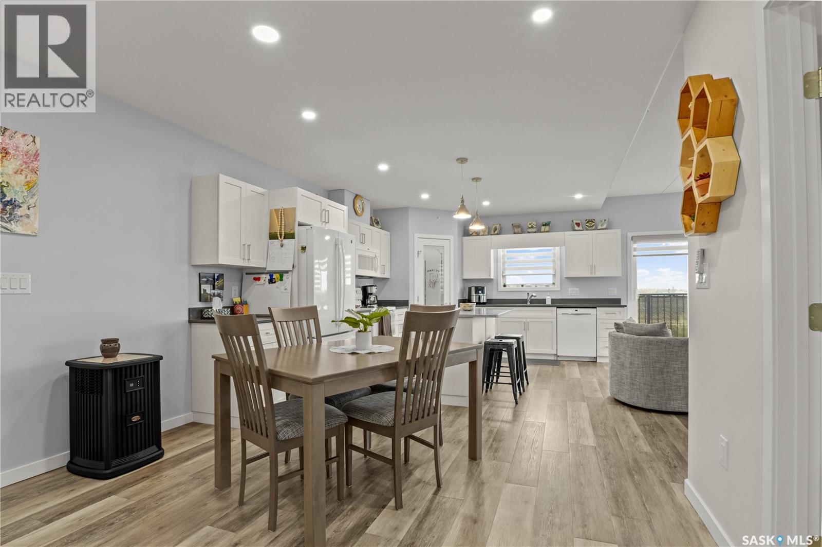 304 131 Beaudry CRESCENT