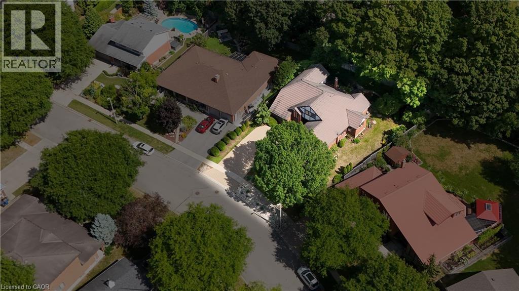 33 WALNUT Drive