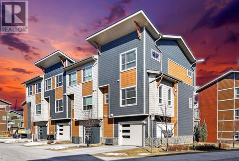 220 HARVEST GROVE Walk Calgary AB T3K2M1