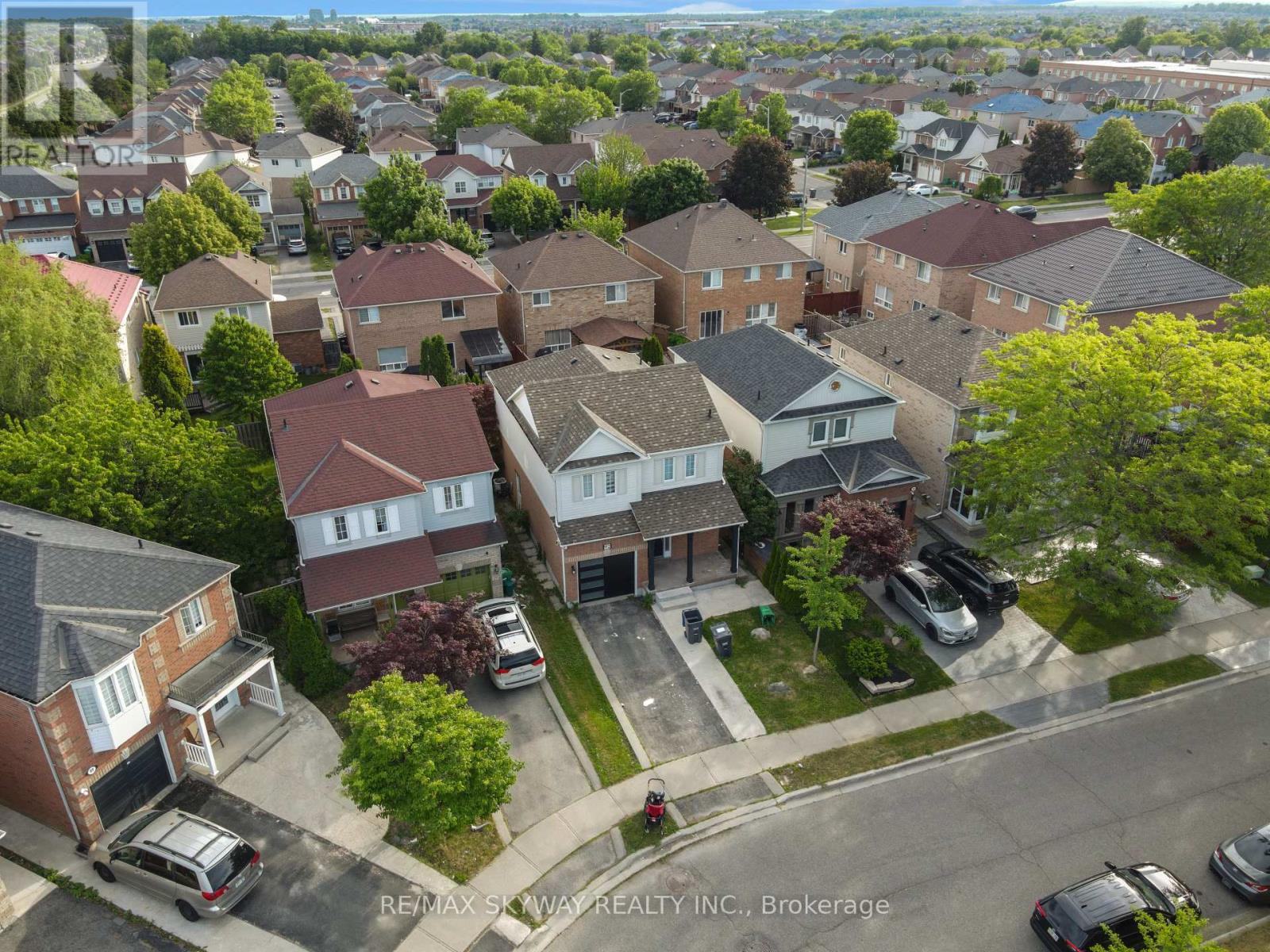 92 CHARLESWOOD CIRCLE