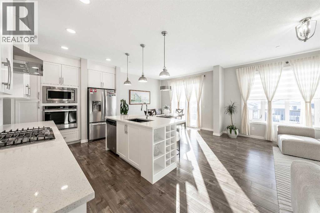 240 Lucas Crescent NW