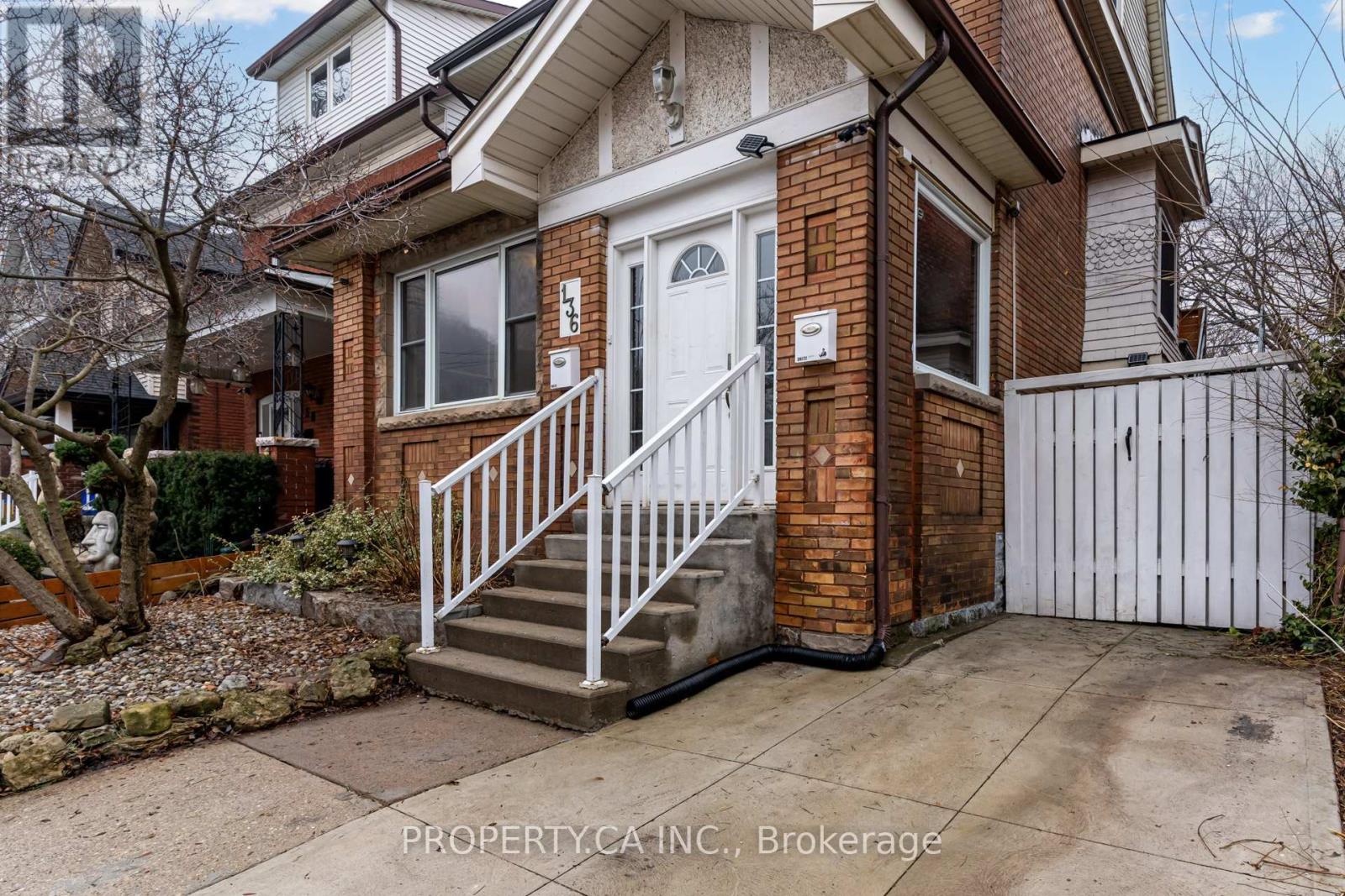 UNIT #1 - 136 ONTARIO AVENUE