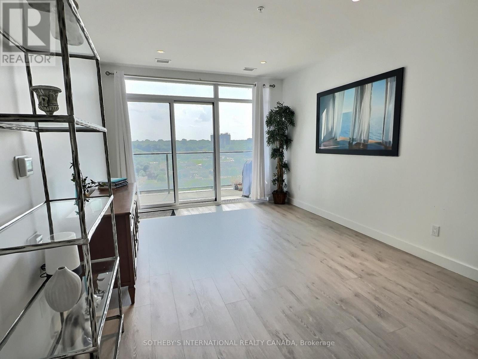 1107 - 15 GLEBE STREET