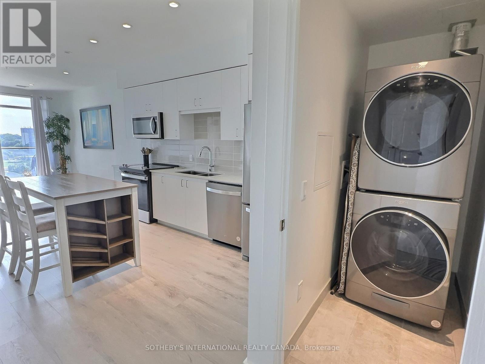 1107 - 15 GLEBE STREET