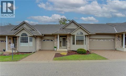 74 AUTUMN RIDGE Trail Unit# 33 Kitchener ON N2P2M5