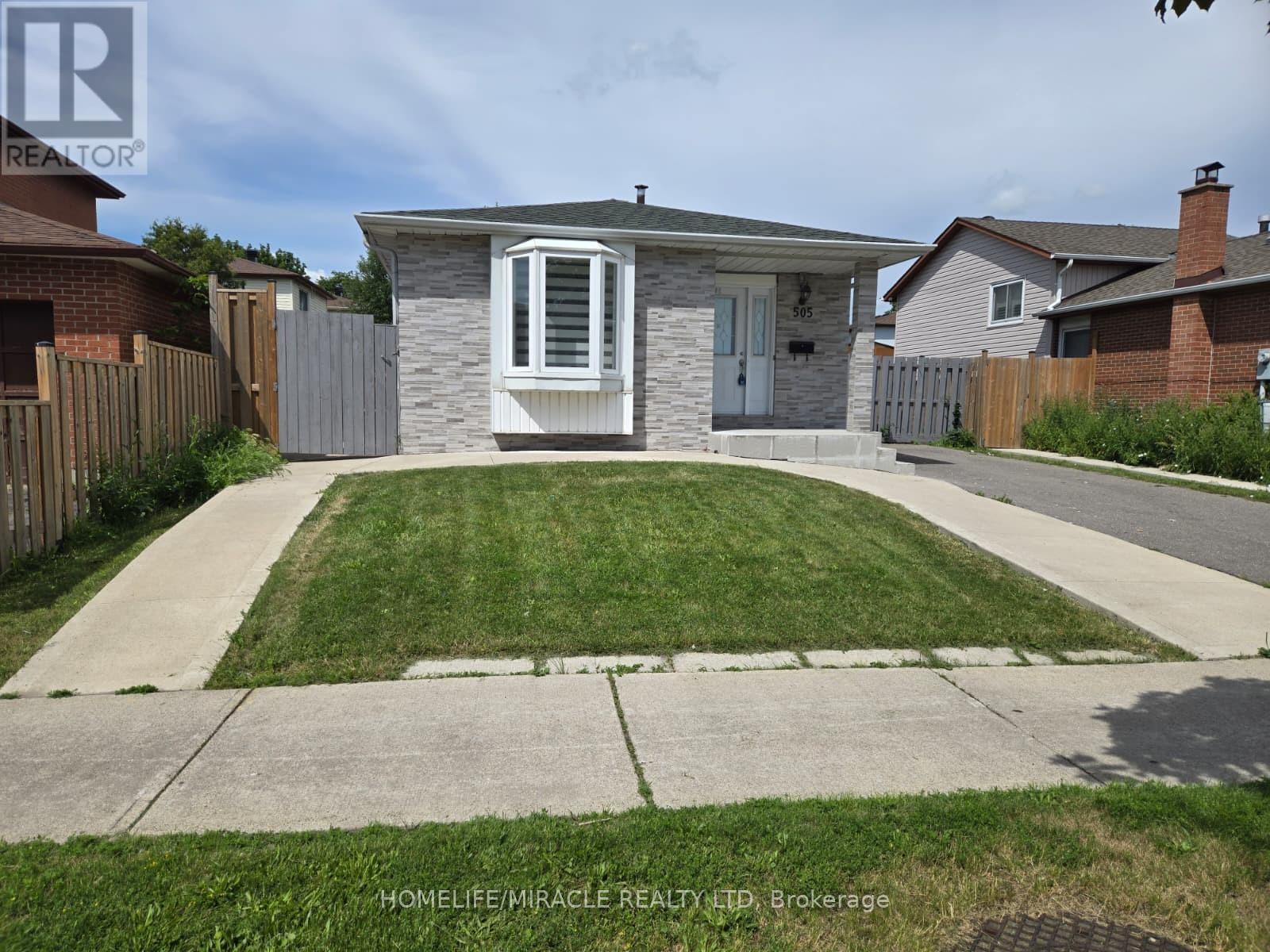 Photo 1 of 47 — 505 SILVERSTONE DRIVE, Toronto (West Humber-Clairville), ON M9V4G8