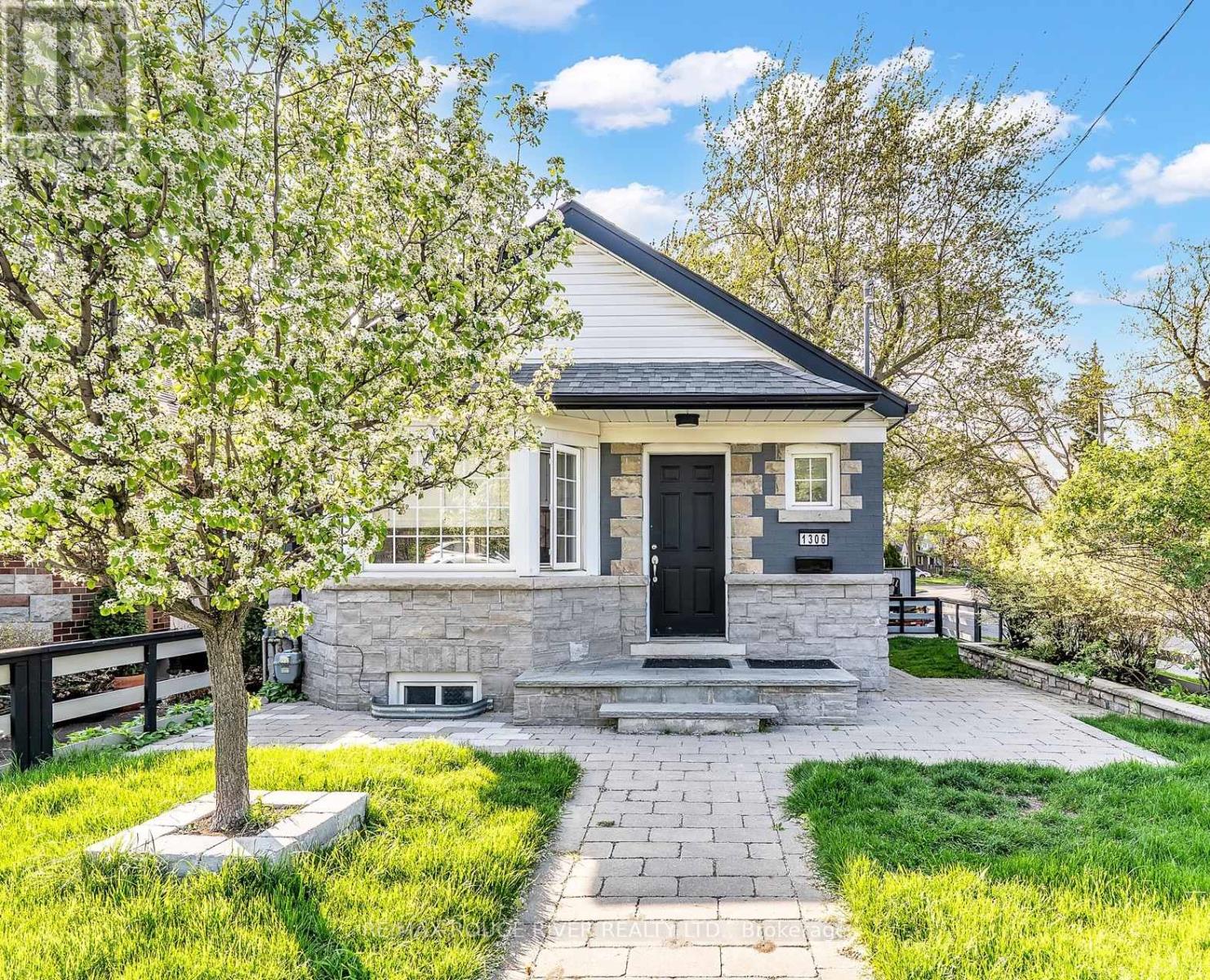 1306 KINGSTON ROAD