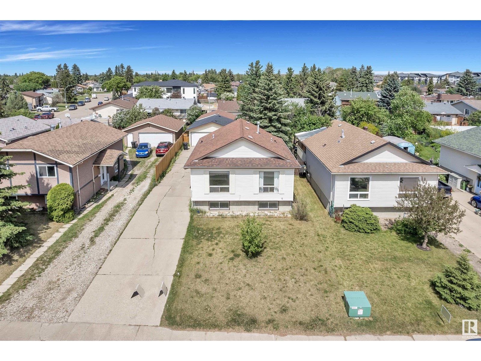 3552 12A AV NW