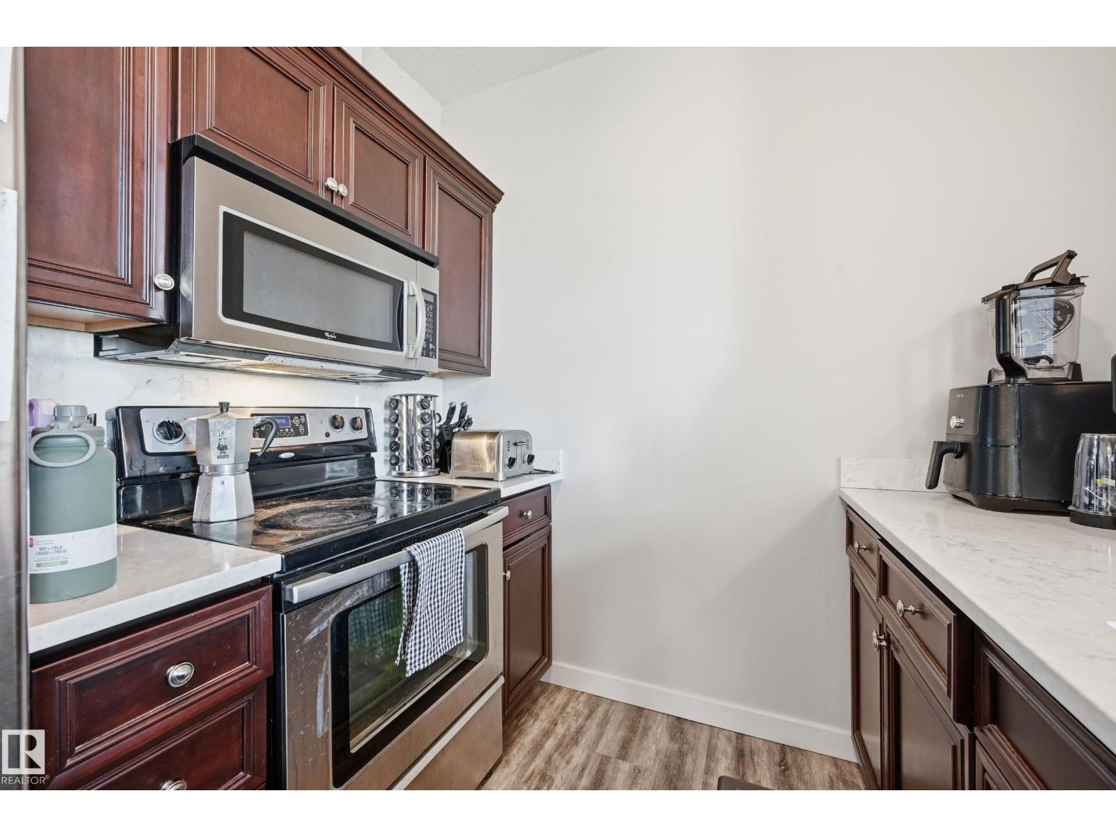 #411 304 AMBLESIDE LINK LI SW