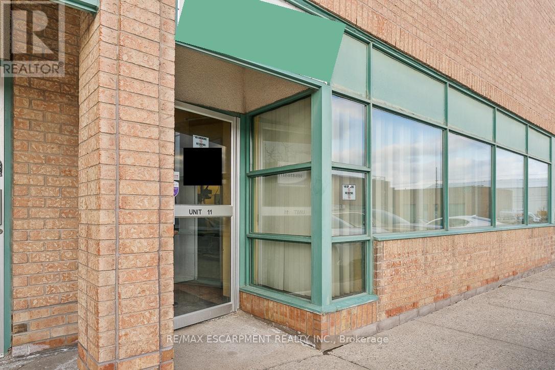 11 - 2430 LUCKNOW DRIVE