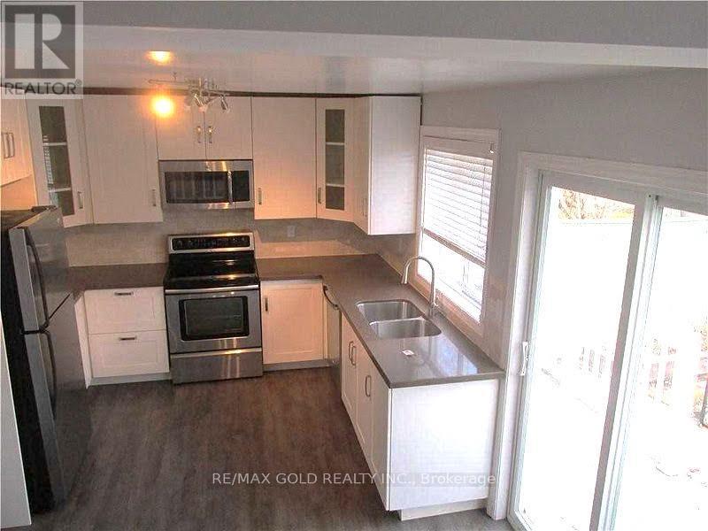136 ROBINS AVENUE