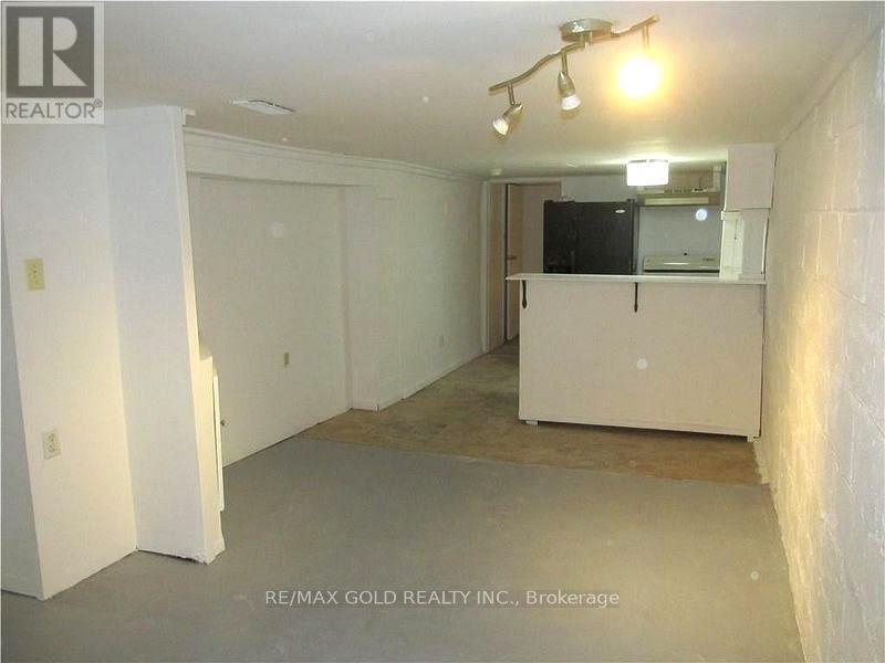 136 ROBINS AVENUE