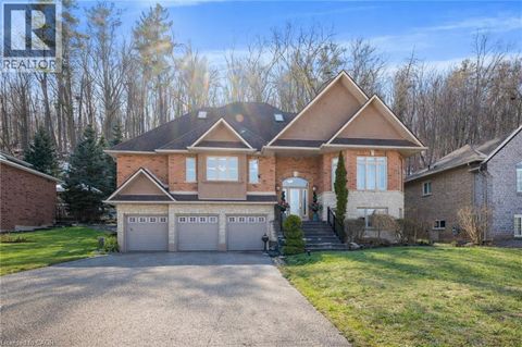 130 DORCHESTER Drive Grimsby ON L3M1A8