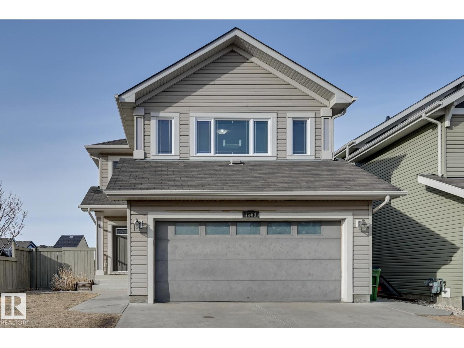 1564 36 AV NW