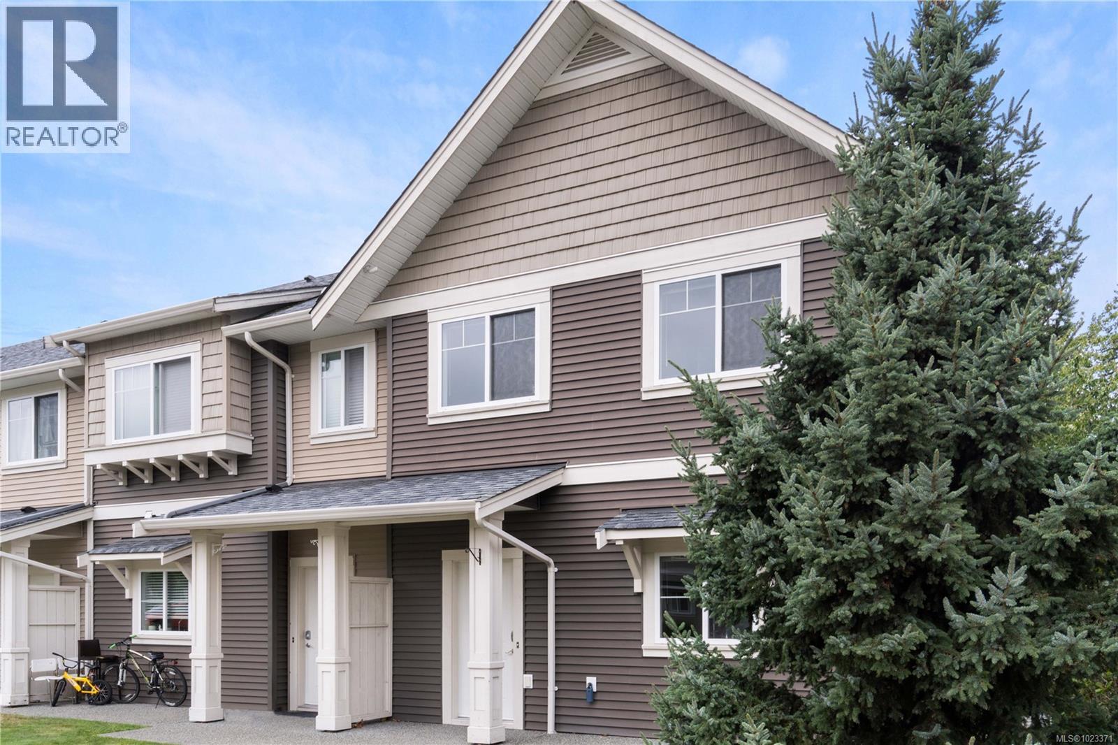 301 1675 Crescent View Dr