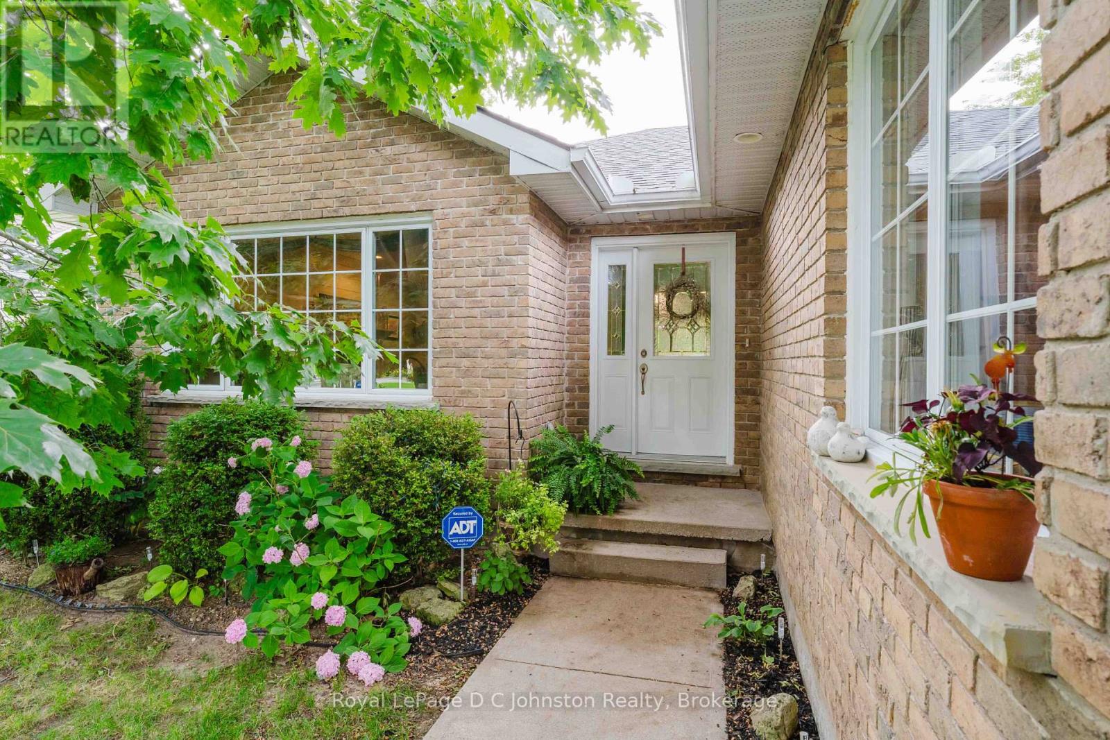 103 GRENVILLE STREET N