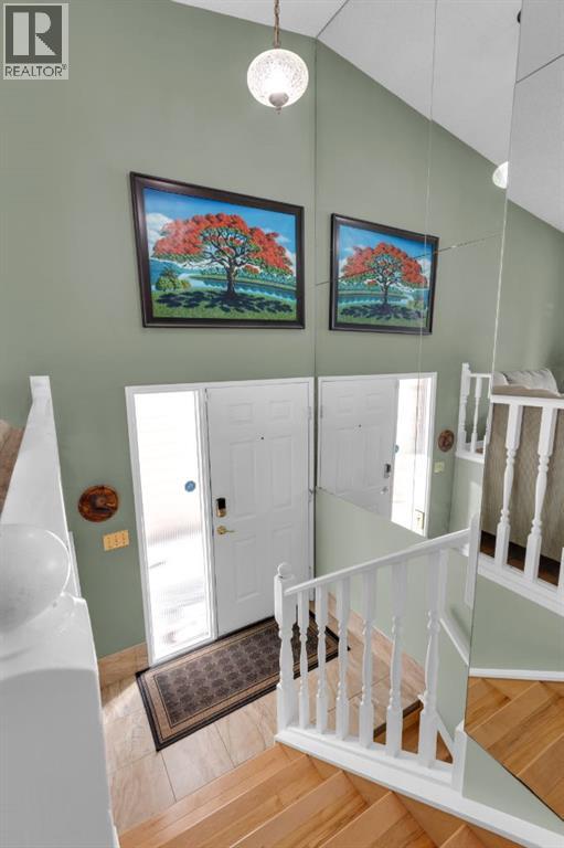 15 Coach Manor Rise SW