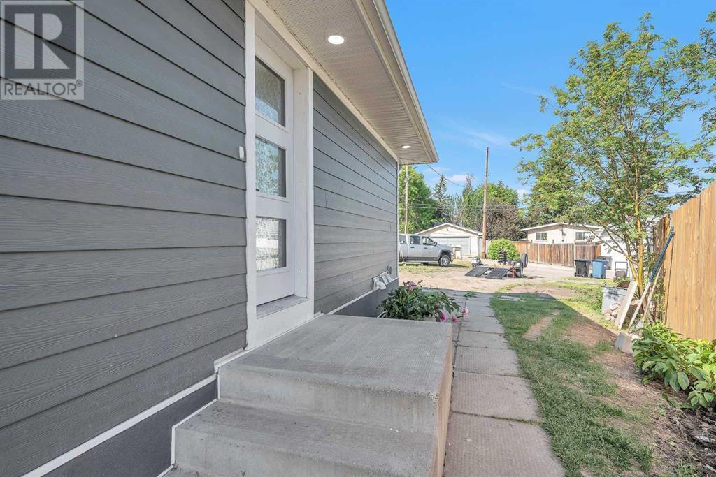 1008 Riddell Place SE