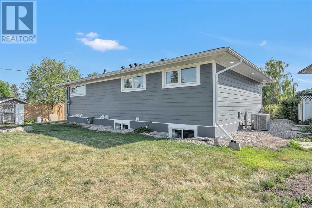 1008 Riddell Place SE